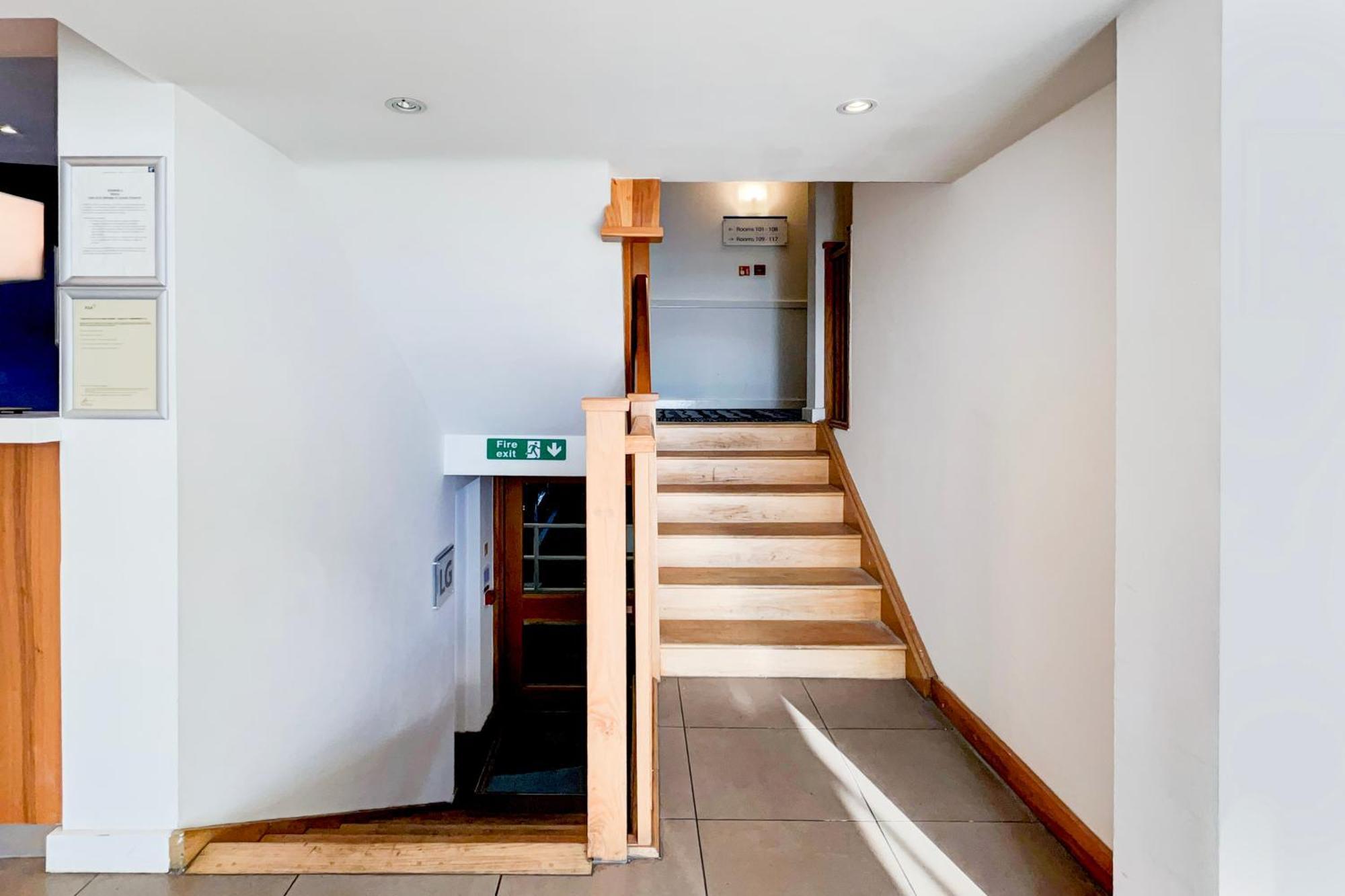 Belvilla Crewe City Centre Hotel Lifestyle Buitenkant foto